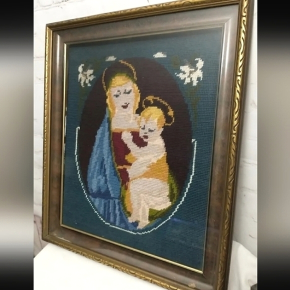 ANTIQUE  Framed Needlepoint Blonde Mother Mary & Baby  Jesus in wood frame 17x14 - Picture 4 of 9
